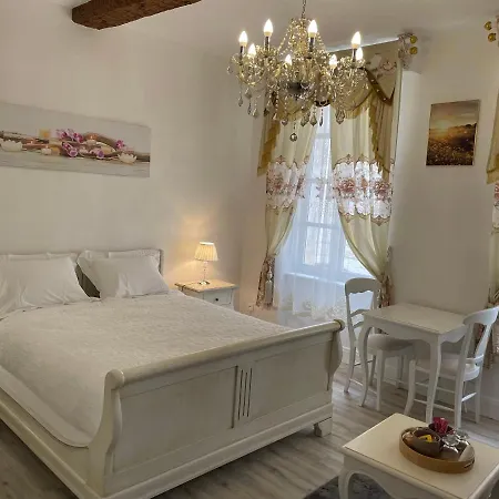 Maison Du Cloitre Couvent Des Carmes Narbonne