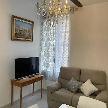 Maison Du Cloitre Couvent Des Carmes Guest house