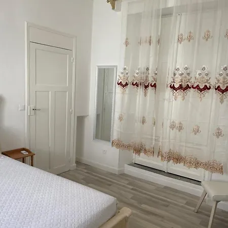 بيت ضيافة Maison Du Cloitre Couvent Des Carmes ناربون